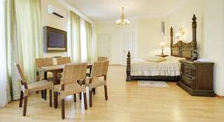 Отель Мини-отель Жемчужина Одесса Улучшенный двухместный номер с 1 кроватью-1