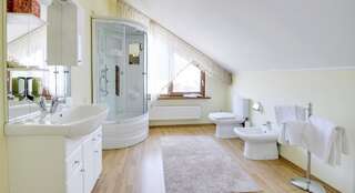 Отель Мини-отель Жемчужина Одесса Улучшенный двухместный номер с 1 кроватью-6