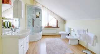 Отель Мини-отель Жемчужина Одесса Улучшенный двухместный номер с 1 кроватью-16